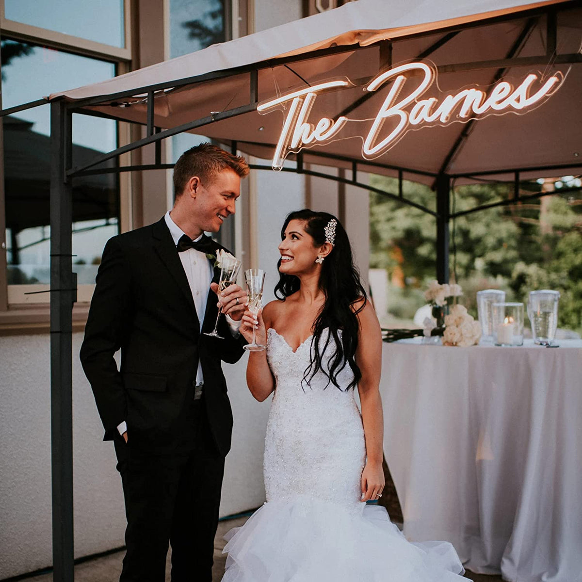 Creative Ways To Use Neon Signs At Your Wedding